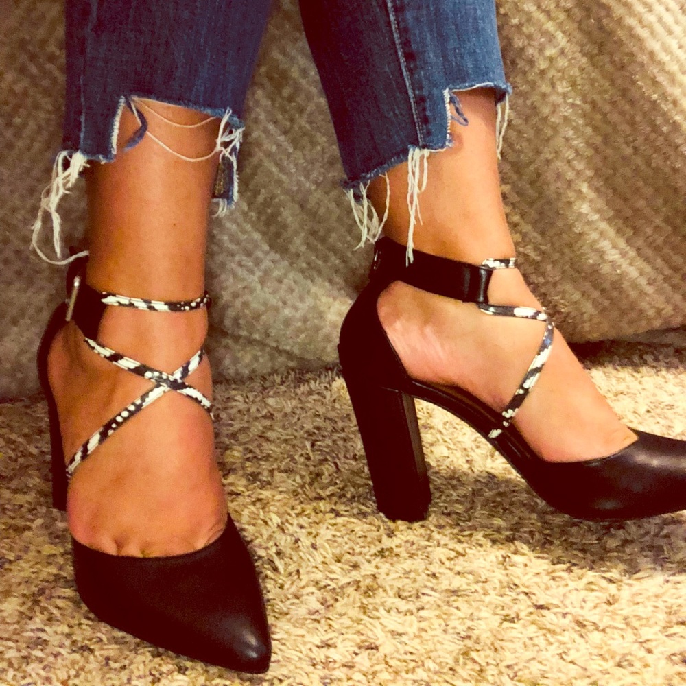 Black Meissa Pointed Toe Chunky Heel